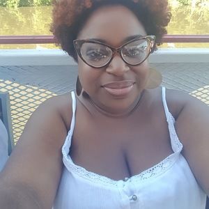 Meet your Posher, Talia